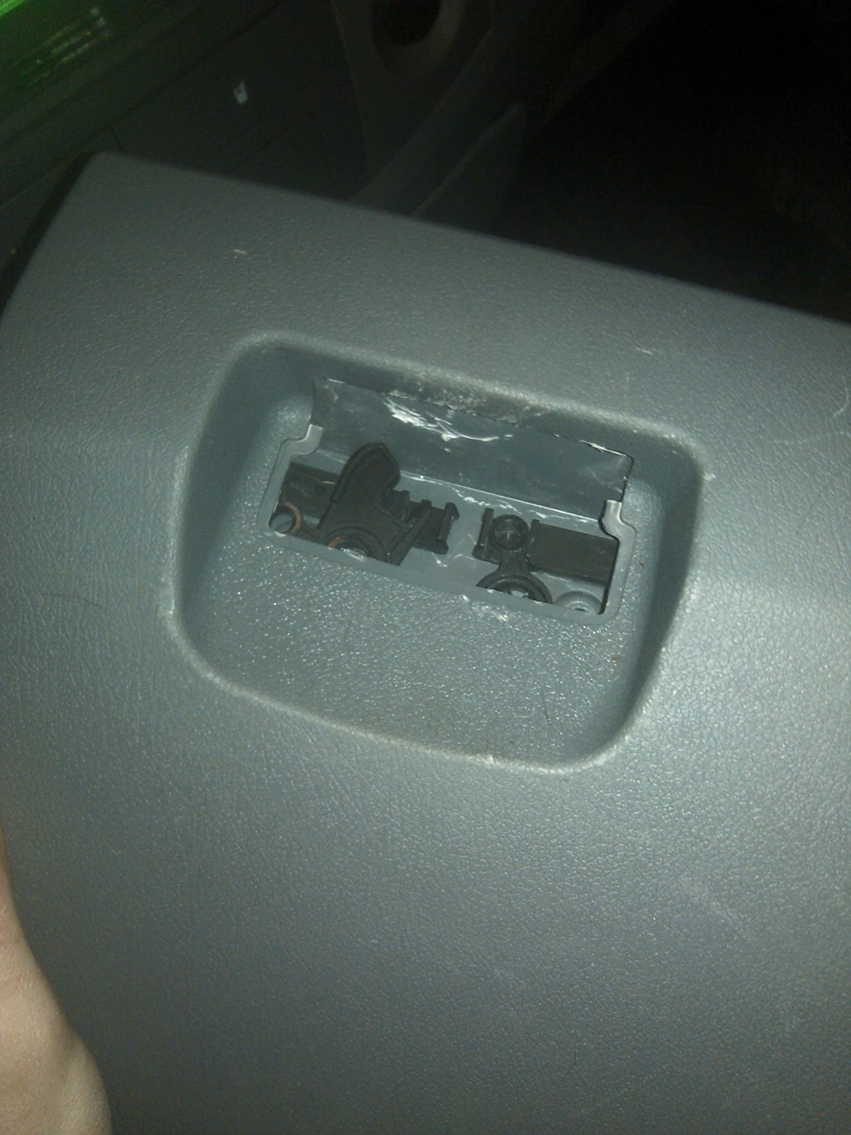 Бардачок. — ГАЗ Газель, 2,4 л, 2013 года | электроника | DRIVE2