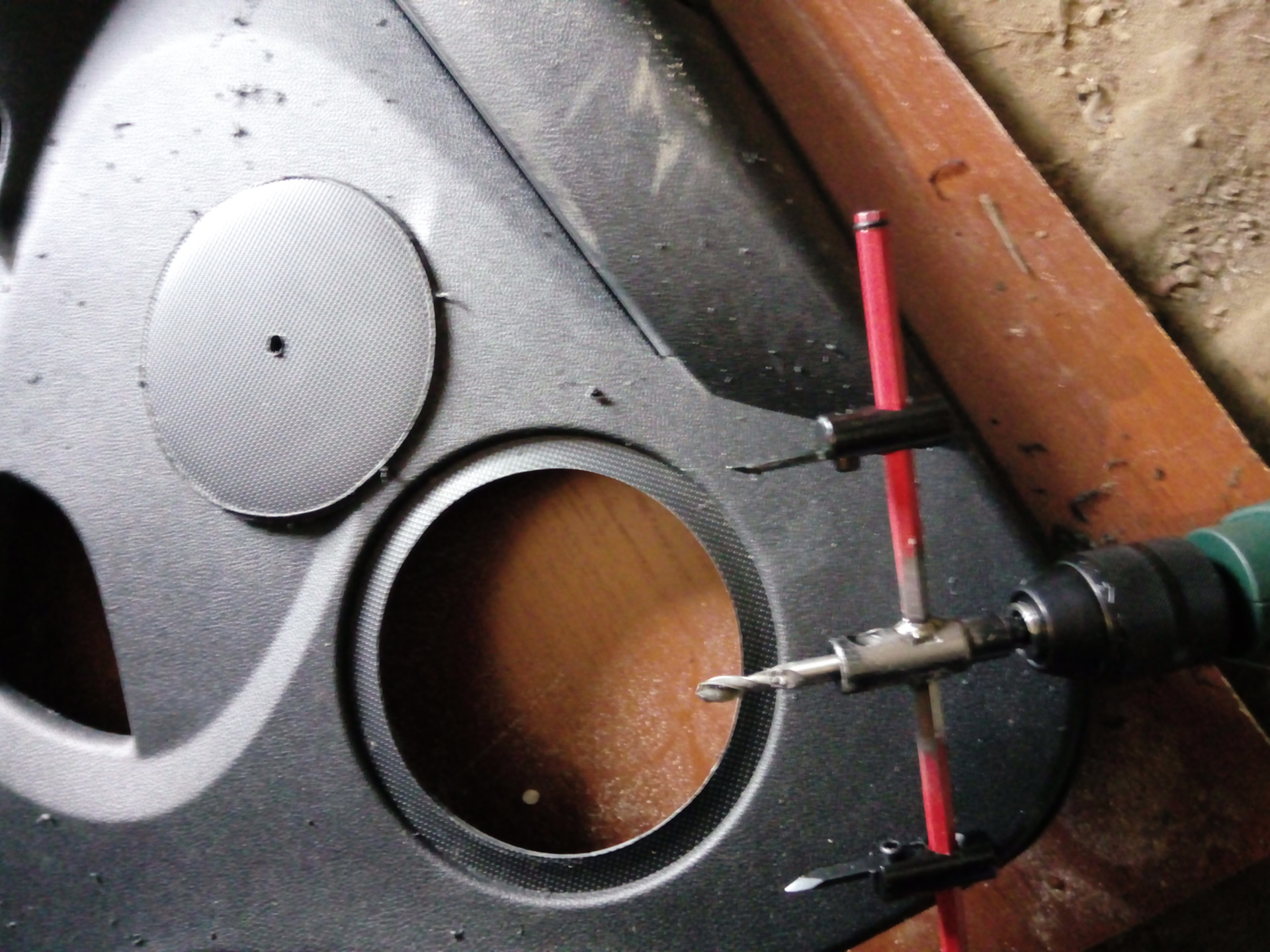 Lanzar овалы динамики 6х9. Полки под динамик одинарная. 4x6 динамики проставки под круглый динамик. Как вырезать под динамики. Отверстия под динамик.