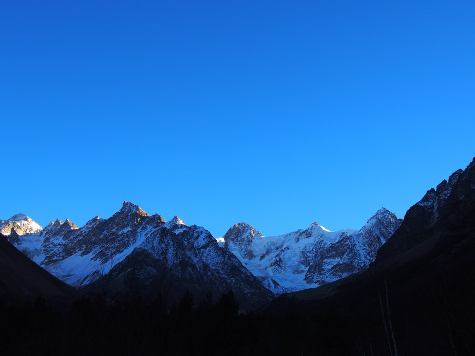 Вид с поляны нарзанов — Jeep Cherokee (KJ)