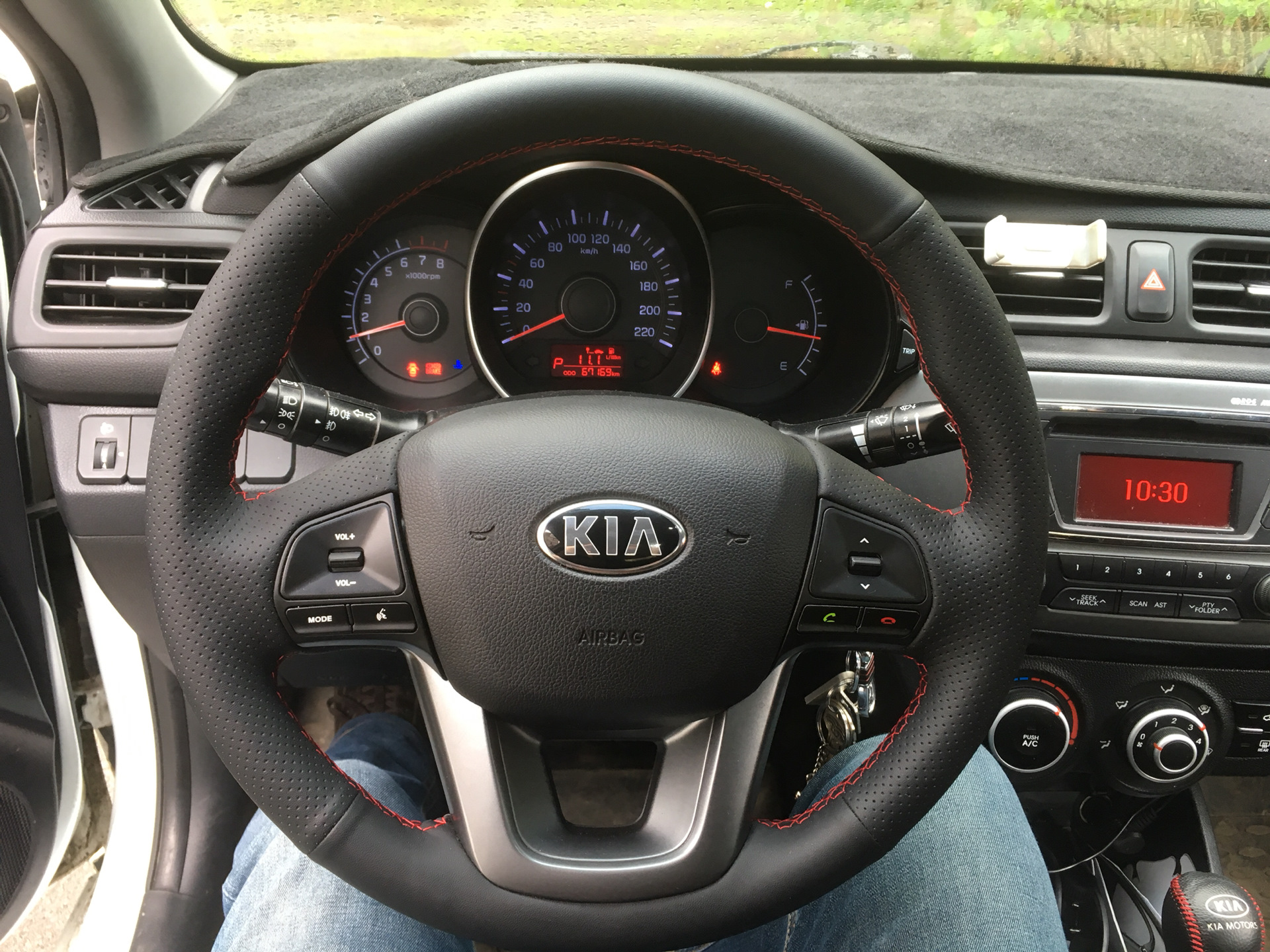 Kia Rio 2012 руль