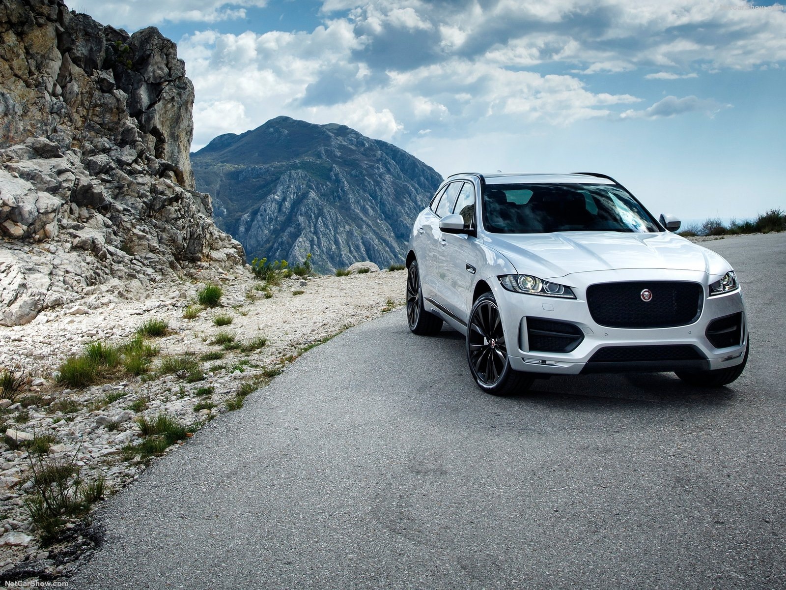 Jaguar f pace 2018