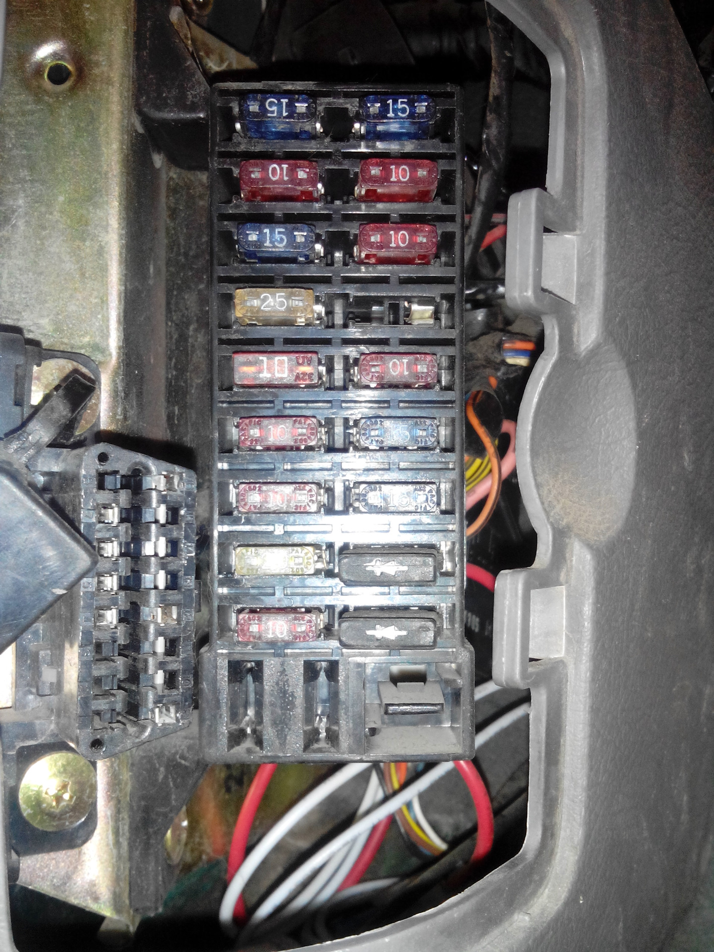 Пропала подсветка панели приборов, прикуривателя и пепельницы. Хелп ...