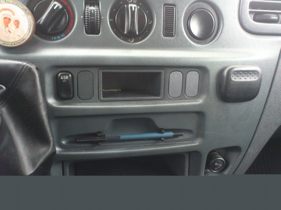 новая педалька и Заглушки панели приборов — Mercedes-Benz Sprinter (1G ...