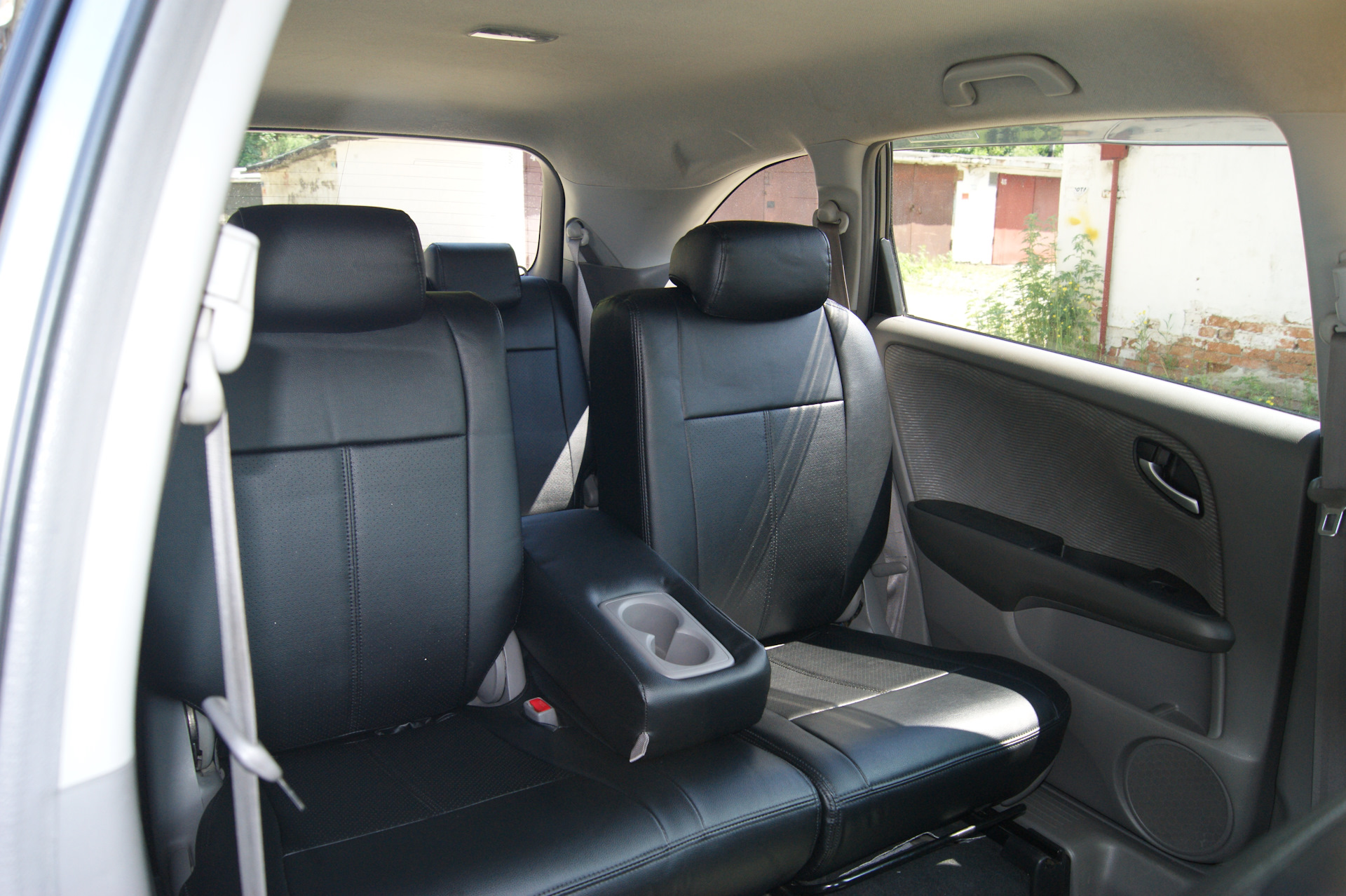 Как снять сидение хонда стрим Установка кожанных чехлов. - Honda Stream, 1,8 л, 2009 года тюнинг DRIVE2