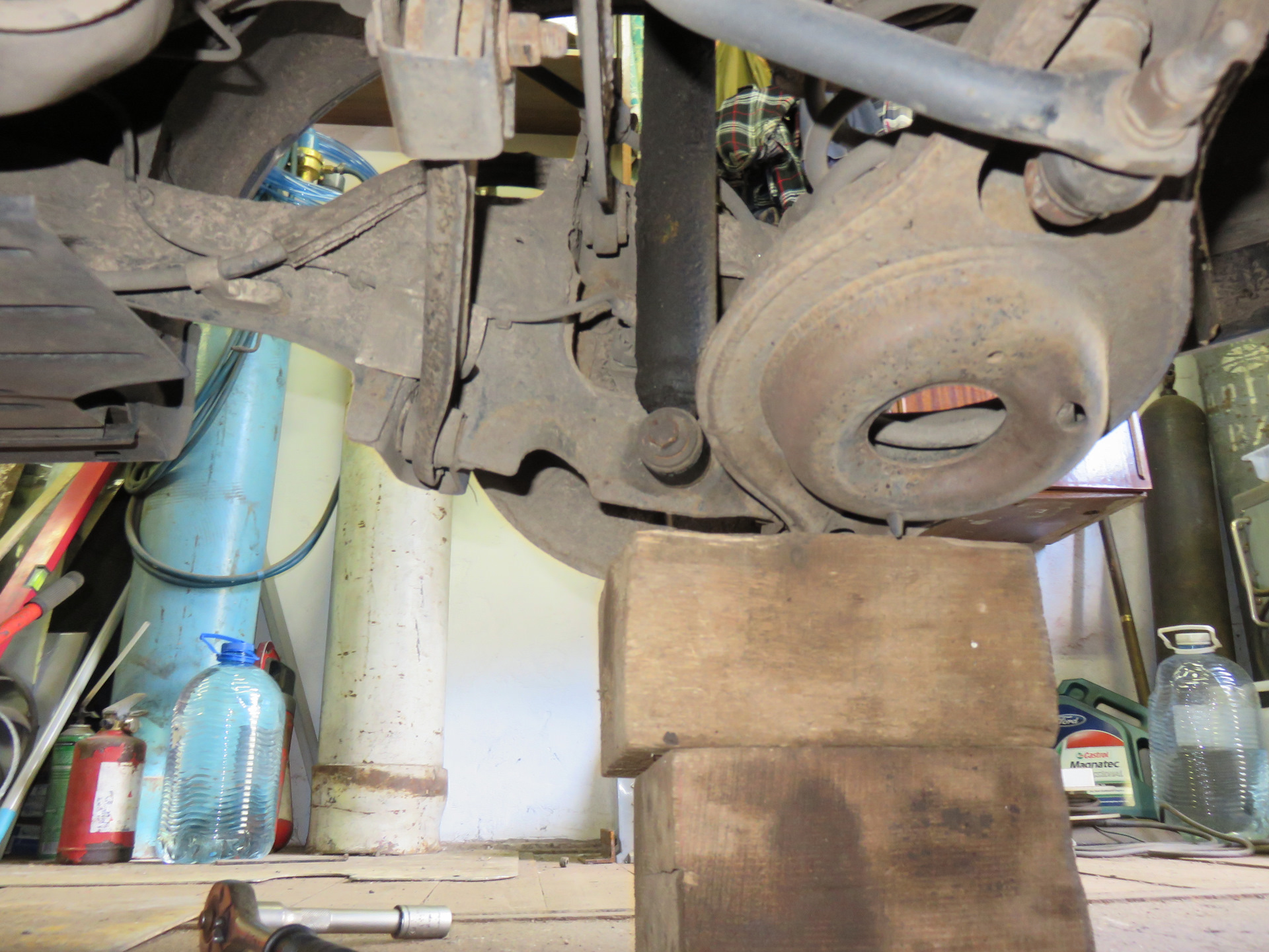 демпфер задней подвески форд фокус 2. стойки амортизатора форд фокус 2. замена амортизаторов фокус. крепление заднего амортизатора форд фокус 2 седан. удлинители задних амортизаторов форд фокус 1 универсал.