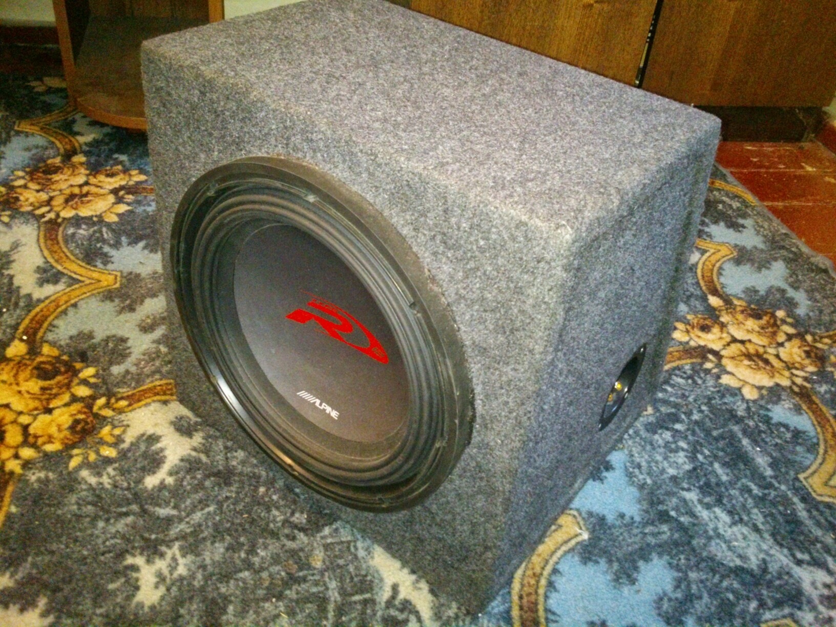 Alpine sbg-1244br. Саб супра усилок. Магнитола с буфером. Автомагнитола сабвуфер. Автомагнитола сабвуфер.