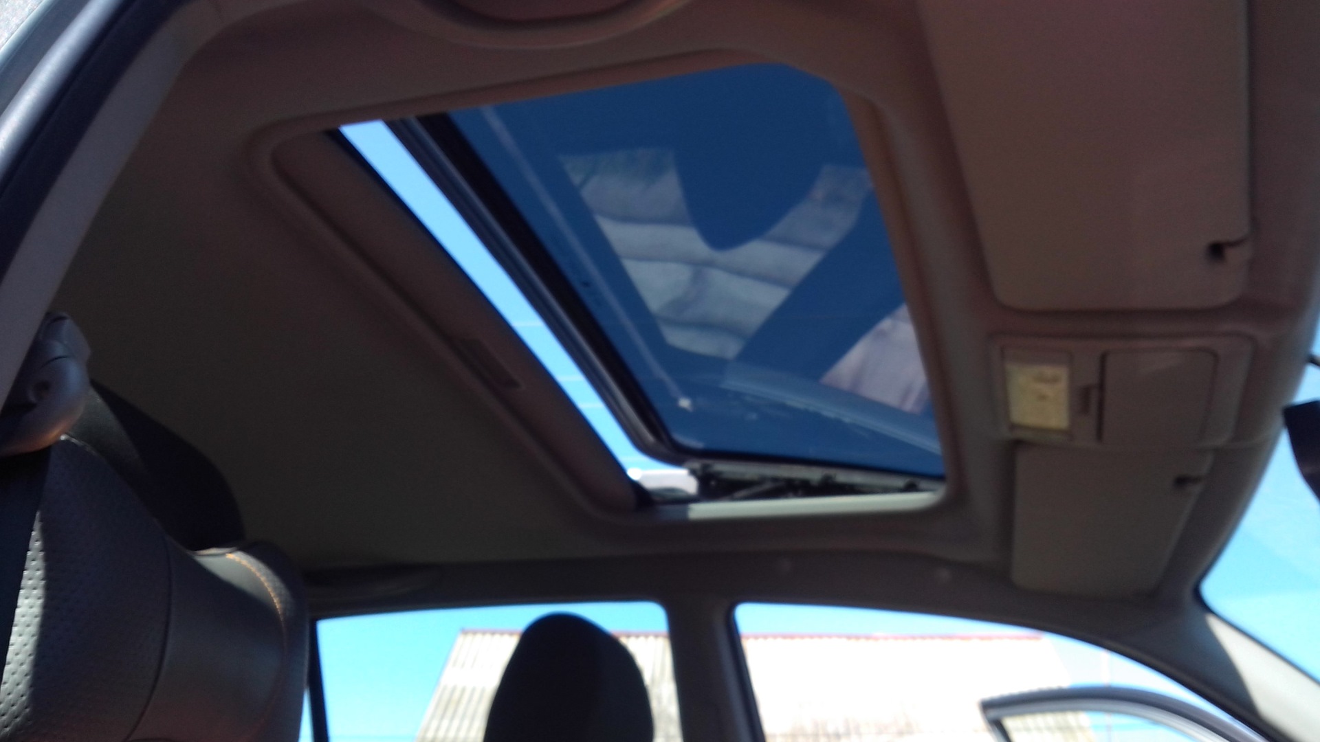 Люк чери тигго. Chery tiggo 8 pro панорамная крыша. Люк чери тигго. Люк chery tiggo t11. Чери фора с люком.