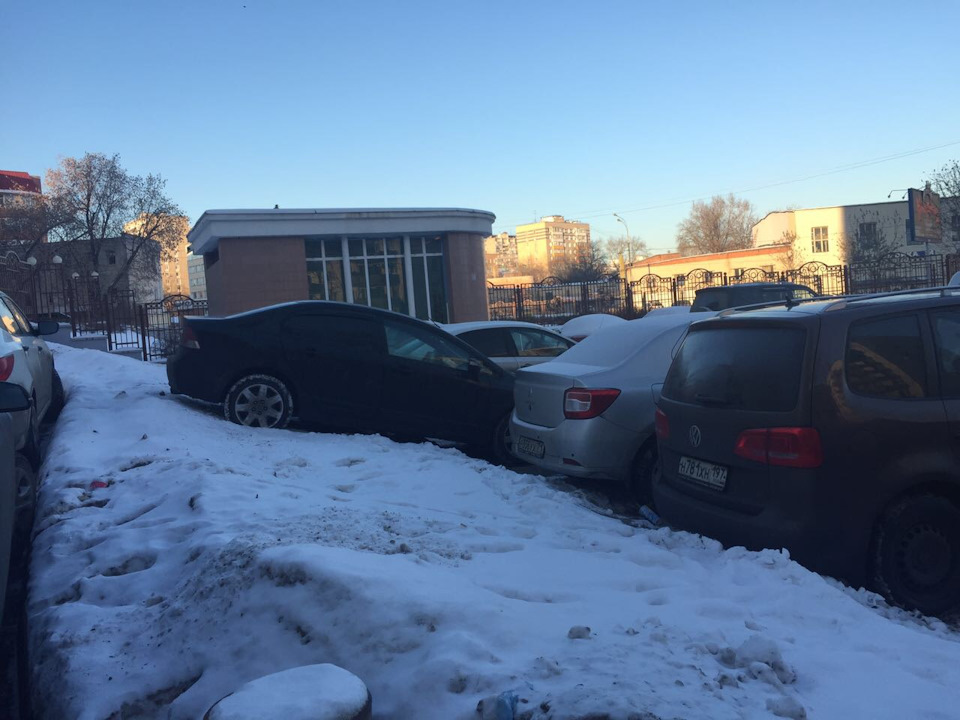 Теперь вот так паркуемся))) — Honda Civic 4D (8G)