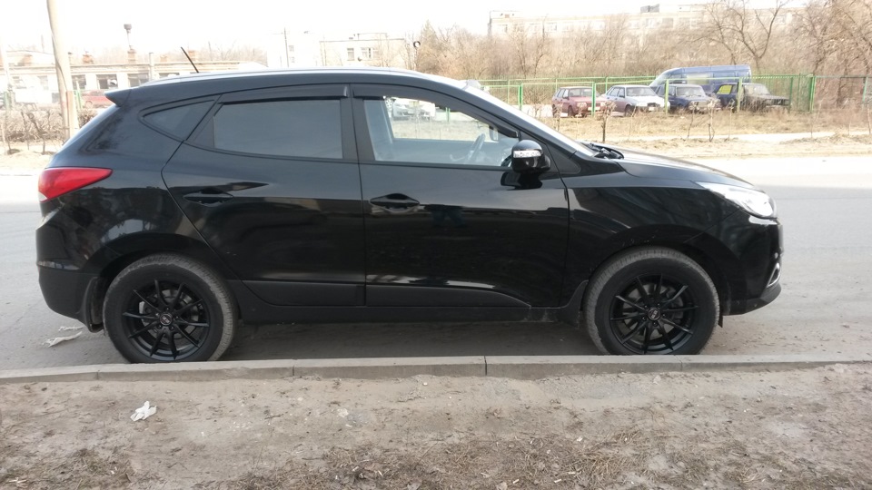 Прикупил диски ALCASTA R17, черные. — Hyundai ix35, 2 л, 2013 года ...