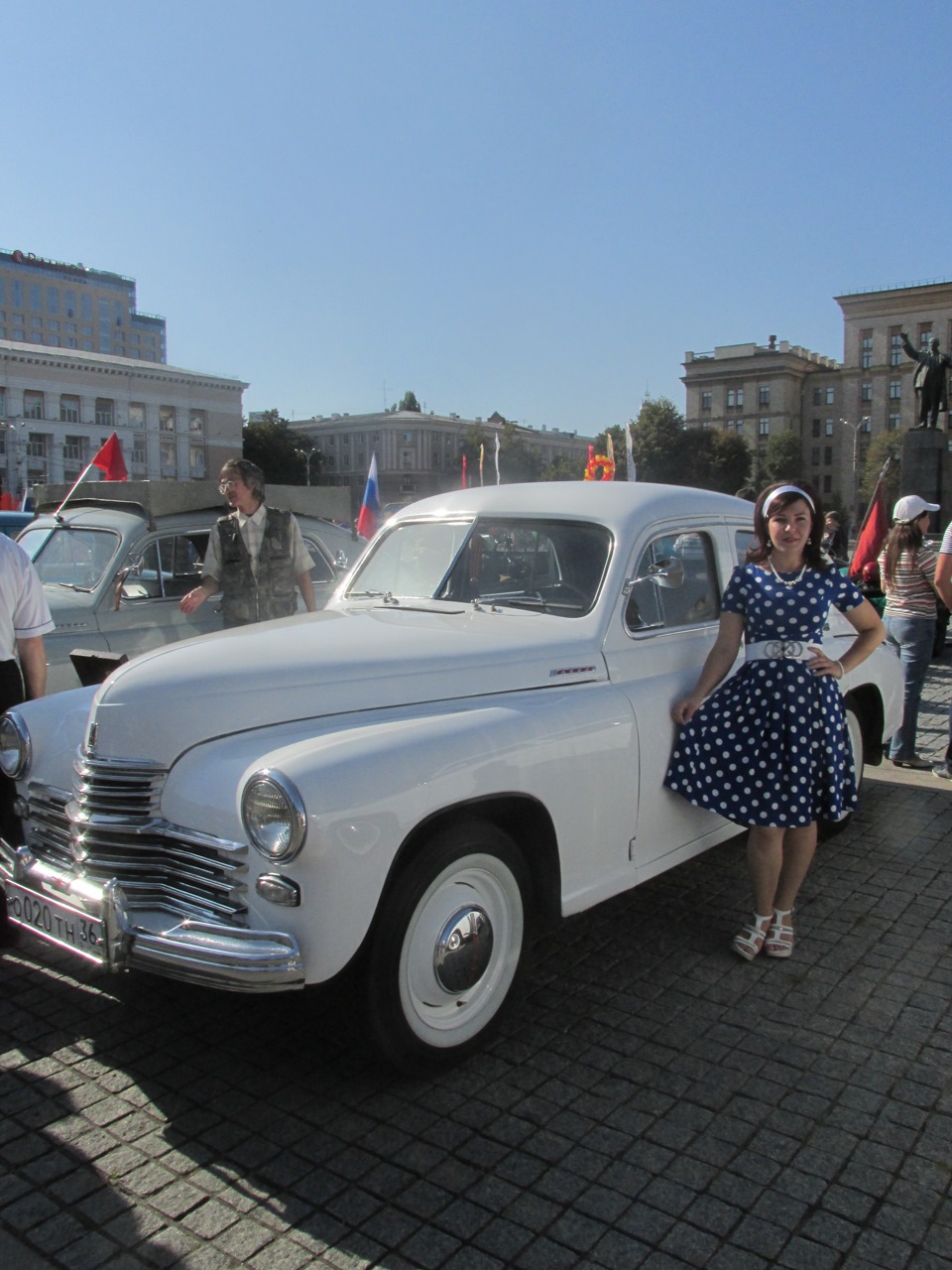 Выставка ретро автомобилей. Воронеж 19.09.2015 — ИЖ Москвич 412, 1,5 л,  1973 года | встреча | DRIVE2