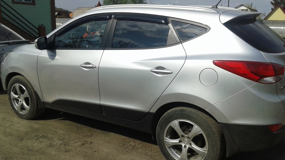 Порвался тормозной шланг левый задний ! — Hyundai ix35, 2 л, 2011 года ...