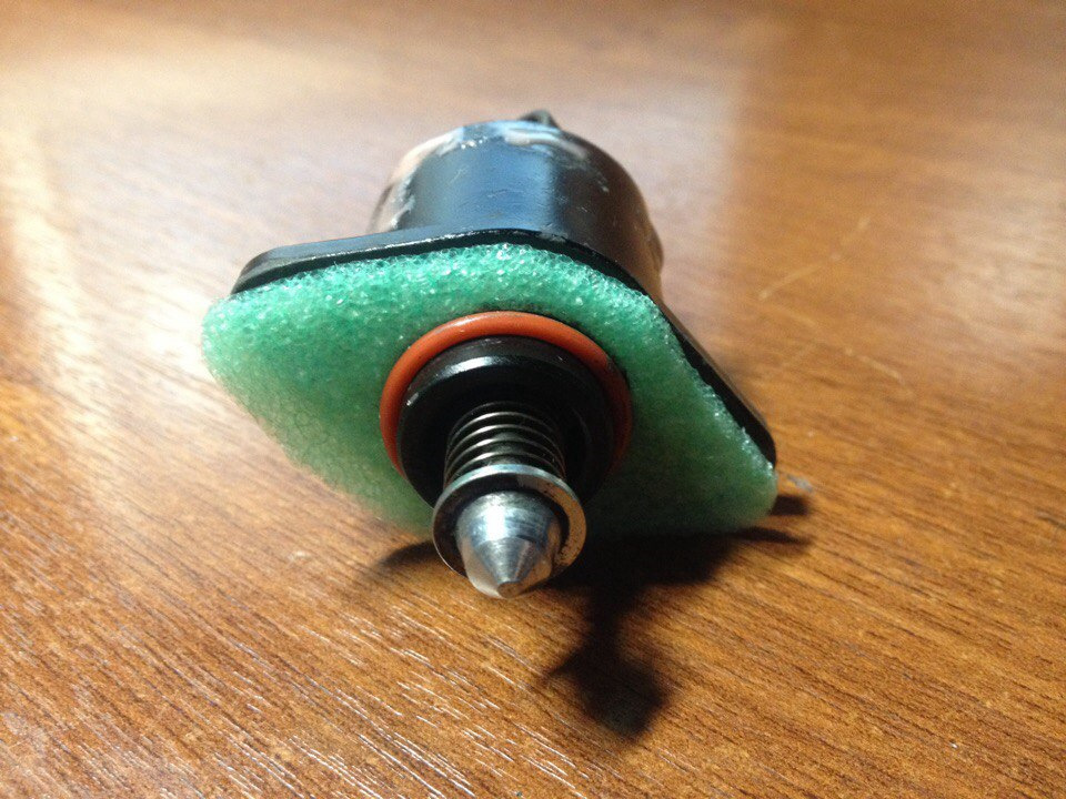 Датчик подсоса воздуха приора. Регулятор холостого хода 2114. Подсос рхх. Неисправности датчика холостого хода. 6 8кл.