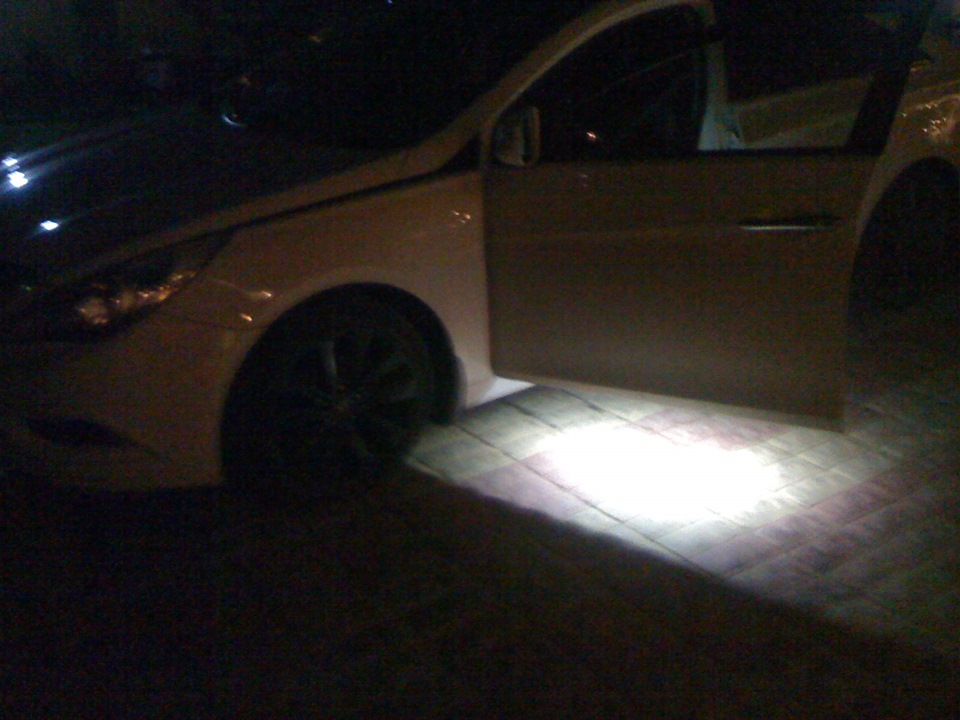 Подсветка в дверях. — Hyundai Sonata VI (YF), 2 л, 2012 года ...