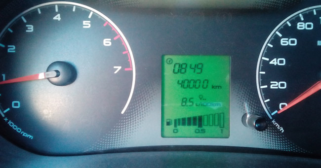 Ну и до кучи сделал фото сегодня ( а то уже второй день пишу 40000 :) ) — а случилось это только сегодня — Lada Granta