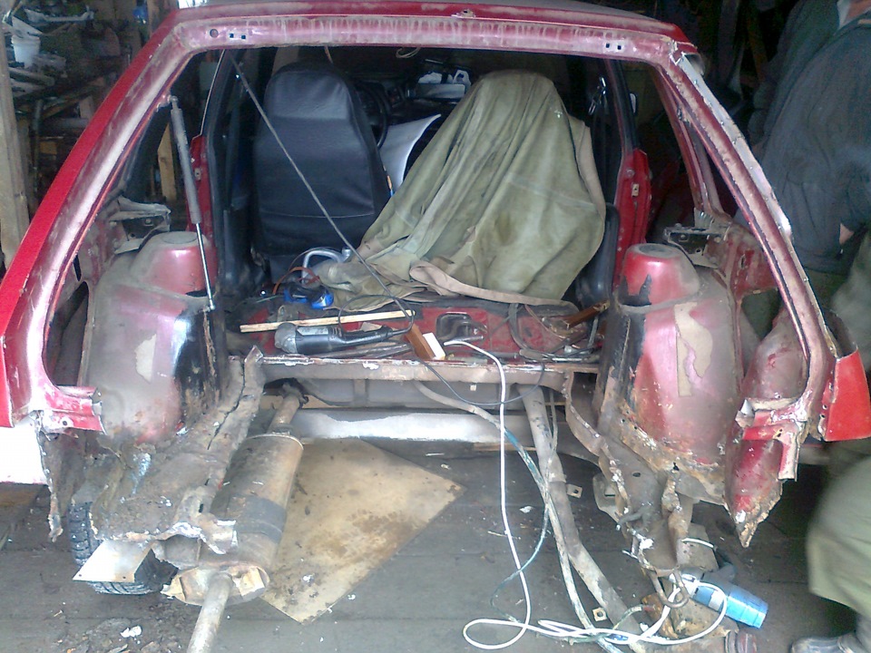 Восстановление геометрии задка замена кузовных деталей — Lada 21093, 1 ...