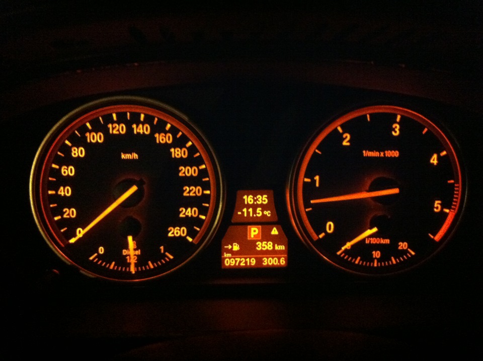 приборная панель ваз 2112 красная. Kia spectra подсветка панели приборов. панель приборов акцент тагаз. оранжевая подсветка спидометра. 0 подсветка красная.