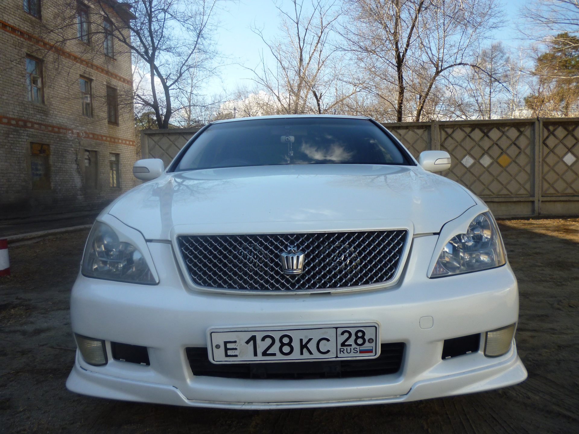 Toyota Crown s180 athlete красный