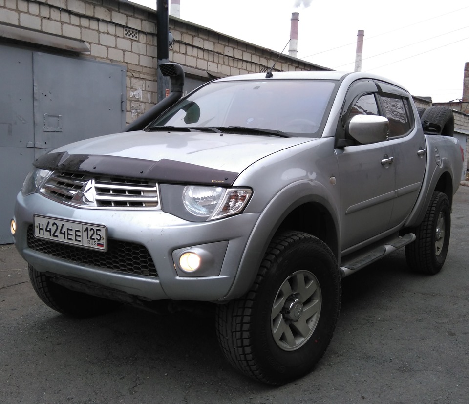 Л200 2011 год. Mitsubishi l200 лифт. Mitsubishi l200 2 лифт. Mitsubishi l200 3 лифт. Лифт подвески Mitsubishi l200.