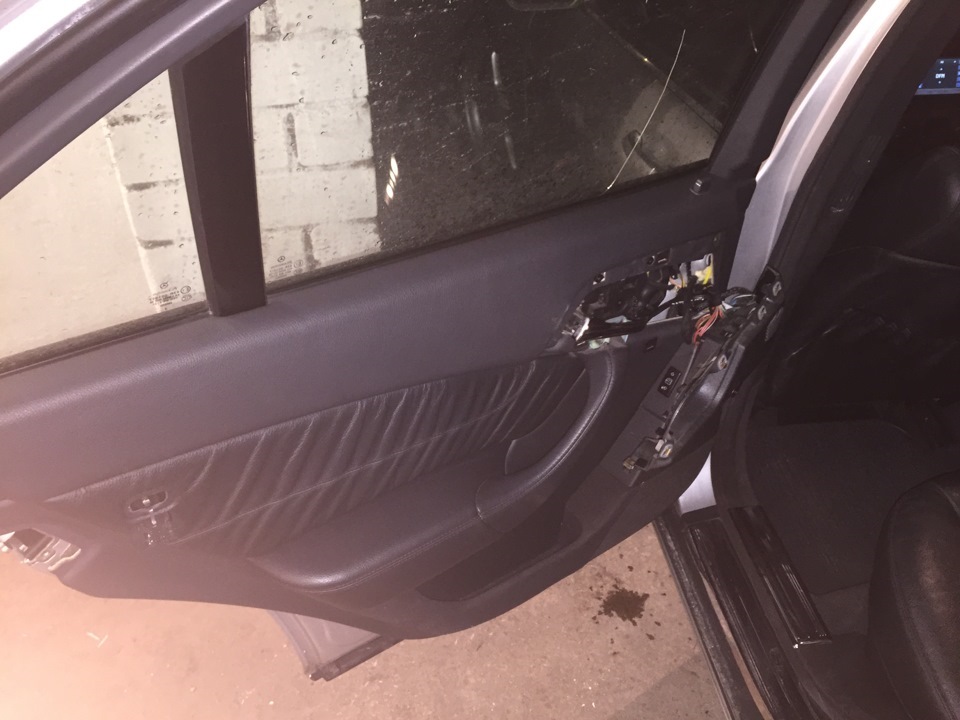 Замена треснутого стекла — Mercedes-Benz S-class (W220), 3,2 л., 2004 ...