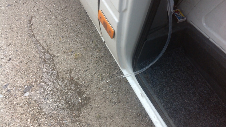 бачок для мытья рук — Mercedes-Benz Sprinter (1G), 2,2 л, 2005 года ...