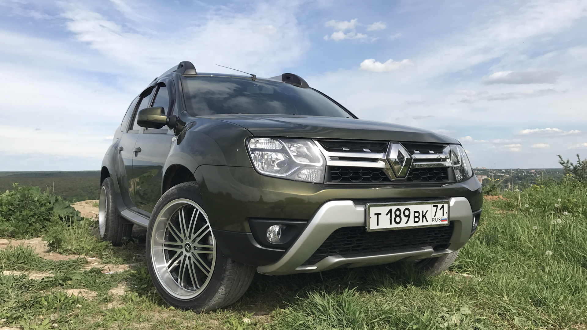 Renault duster r18. дастер 18. колеса renault duster r18. Renault duster r18 черный. Renault duster на 18 дисках.