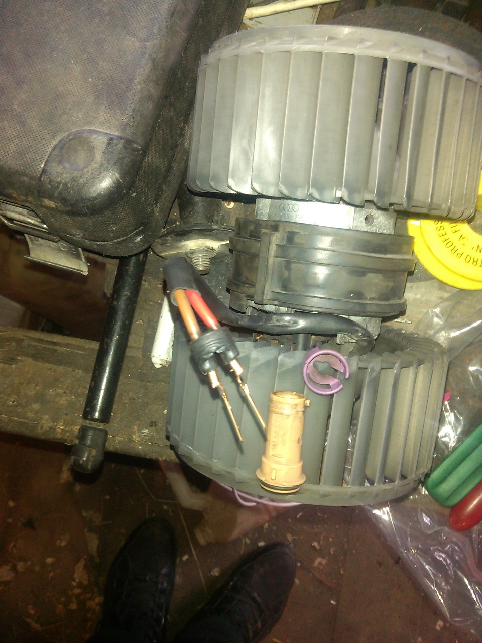 Фото в бортжурнале Audi A8 (D2)