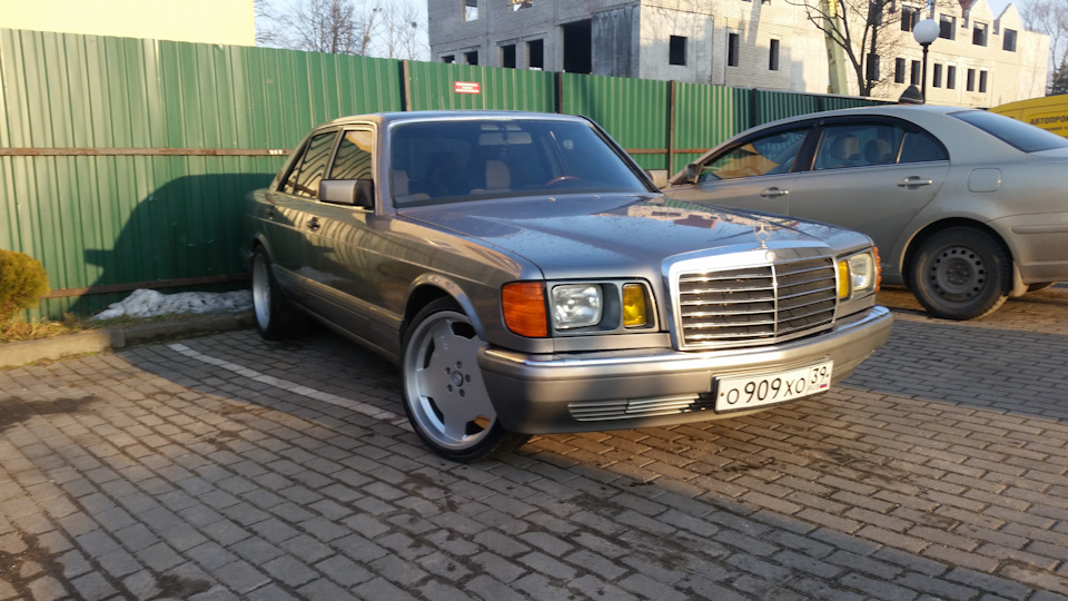 Фары на месте. — Mercedes-Benz S-Class (W126), 2,6 л, 1988 года ...