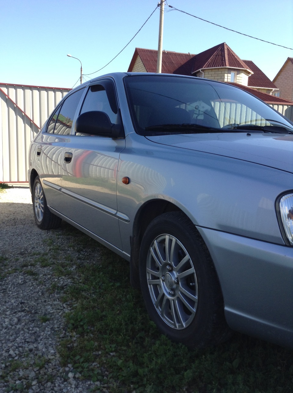 молдинг крыла hyundai accent 2. Hyundai accent молдинги. артикул молдингов хендай акцент 2008. молдинги дверей хендай акцент. молдинг хендай акцент.