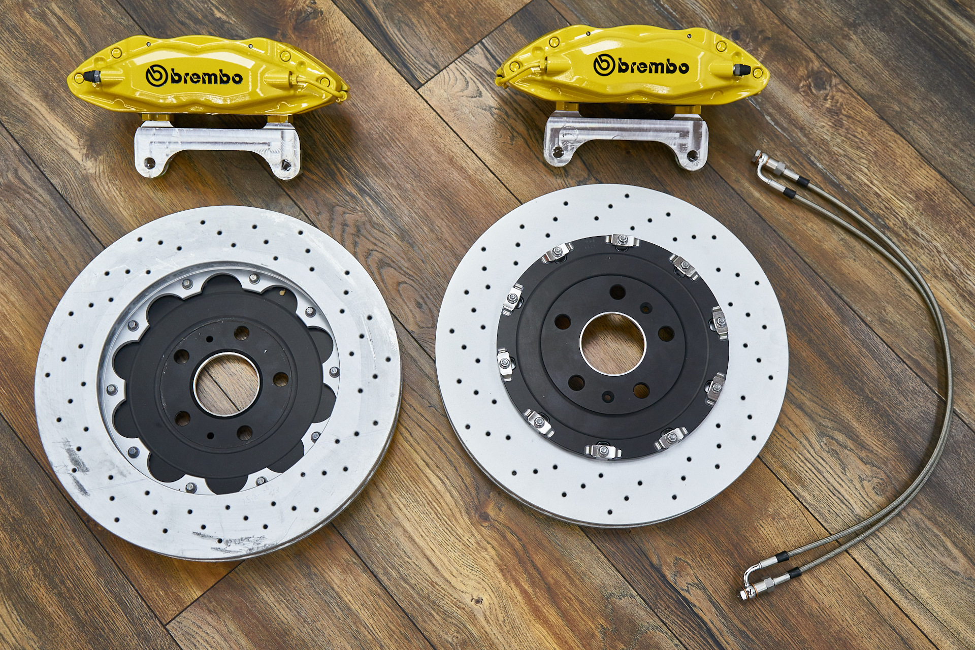 Какие тормозные. Суппорта BREMBO 4pot. BREMBO 4 Pot. Брембо тормозные диски Ауди q7. Audi q3 BREMBO 4pot.