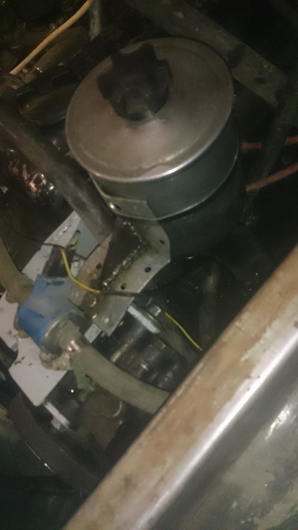 имплантант не выжил — УАЗ 3909, 3 л, 2004 года | поломка | DRIVE2