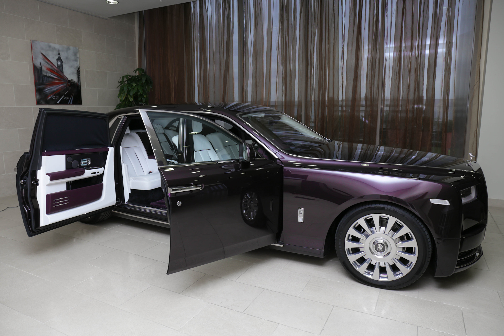 Rolls Royce Phantom двери