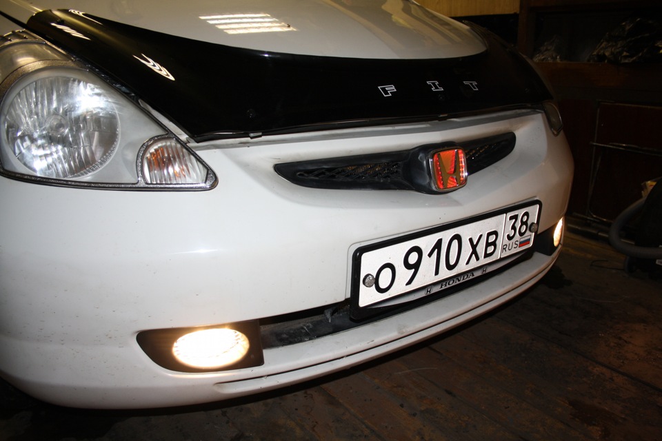 Мухобойка — Honda Fit (1G), 1,3 л, 2001 года | аксессуары | DRIVE2