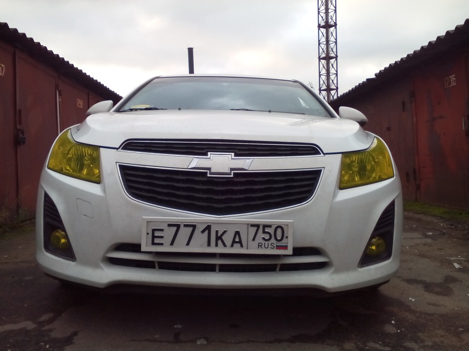 Желтая пленка бронь пленка на фары — Chevrolet Cruze (1G), 1,6 л, 2014 ...