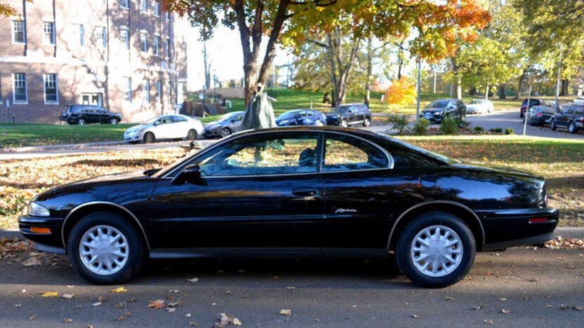 Buick Riviera 1996