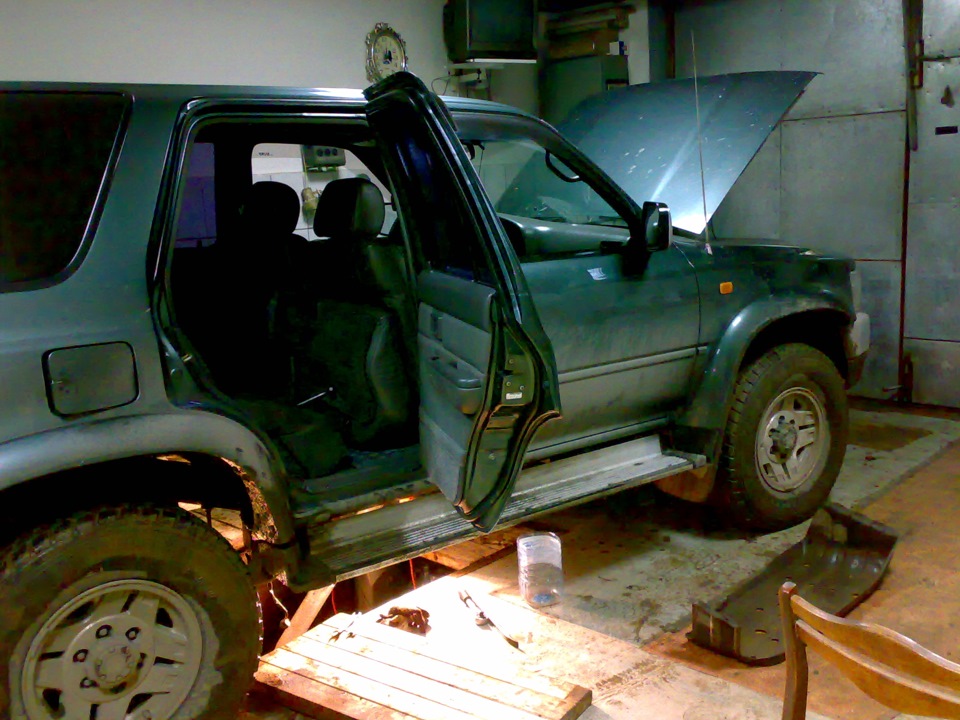 Лючок бензонассоса — Toyota 4Runner II, 3 л, 1993 года | своими руками ...