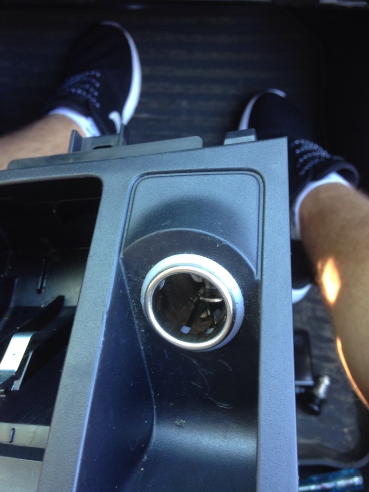 Ребята! SOS! Как вынуть прикуриватель из старой консоли? — Mitsubishi ...