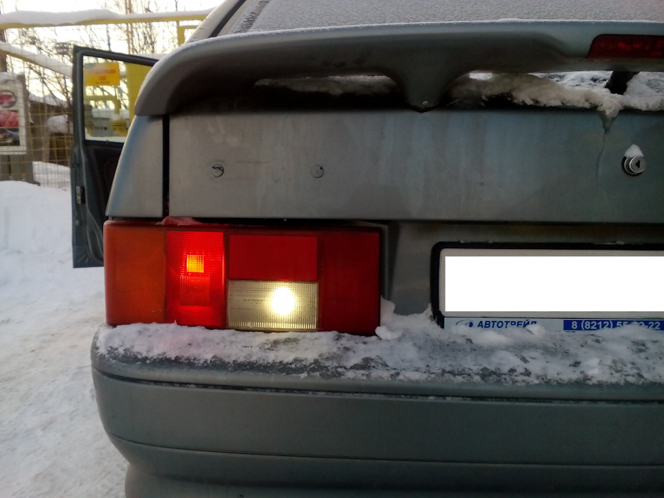 Диоды вместо ламп в задних фонарях+доп. стоп сигнал — Lada 2114, 1,6 л ...
