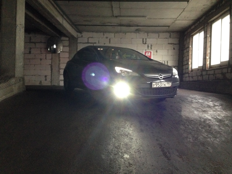 Туманки, багажник и салон — Opel Astra J GTC, 1,4 л., 2012 года ...