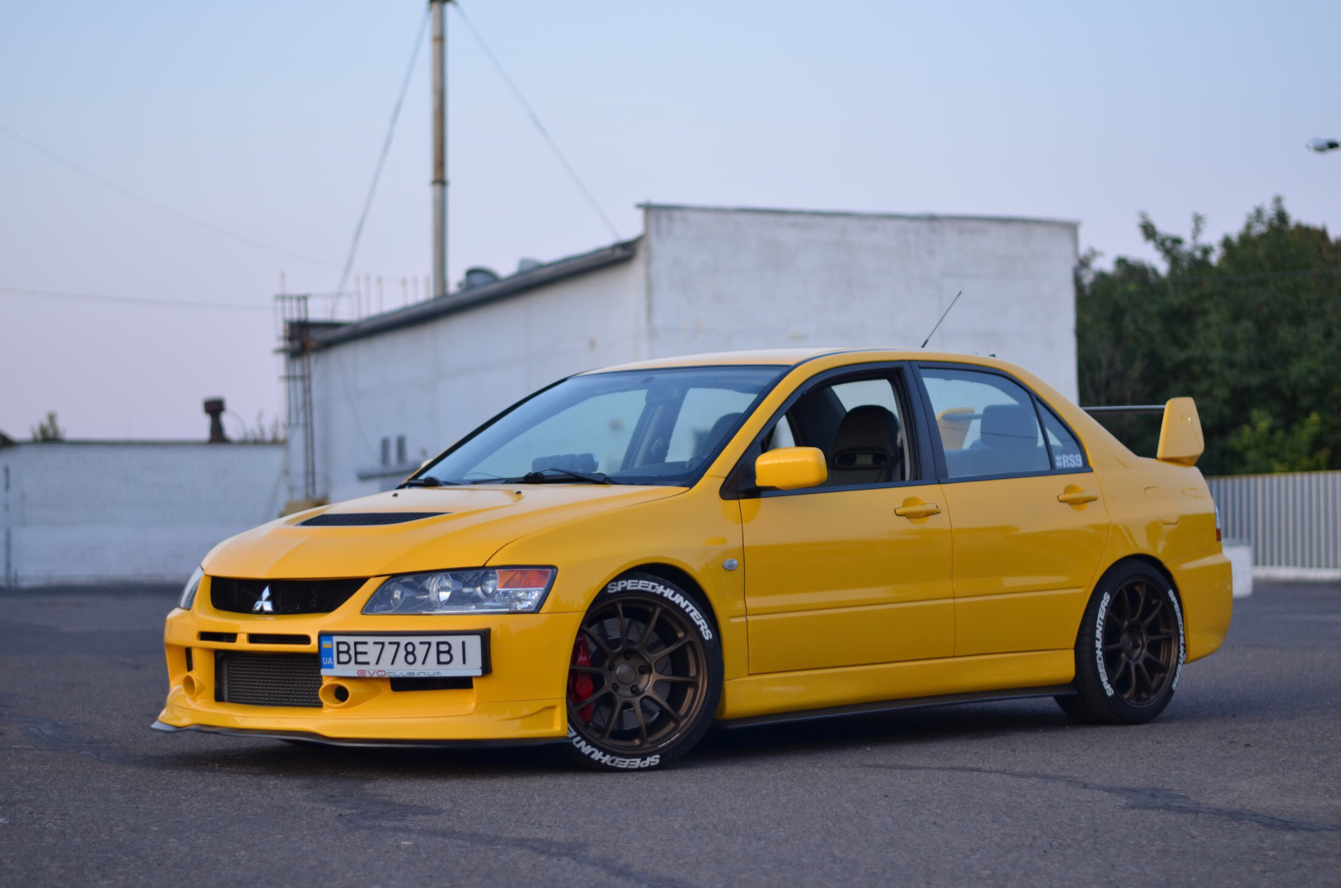 Mitsubishi Lancer Evolution 9 Р¶РµР»С‚С‹Р№