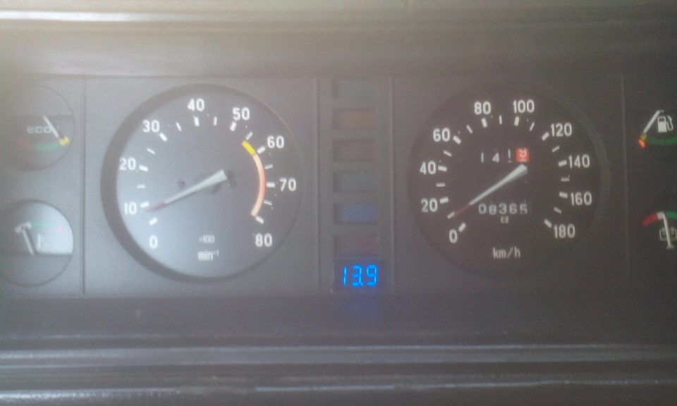 установка вольтметра в приборку ВАЗ 2107 — DRIVE2