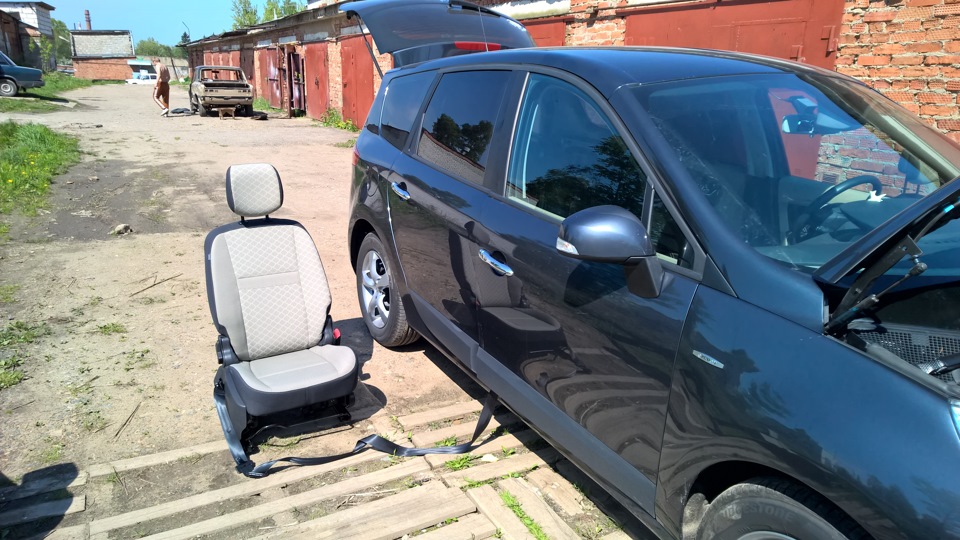 Сушка кресел по солнцем, самый эффективный способ. — Renault Grand Scenic III