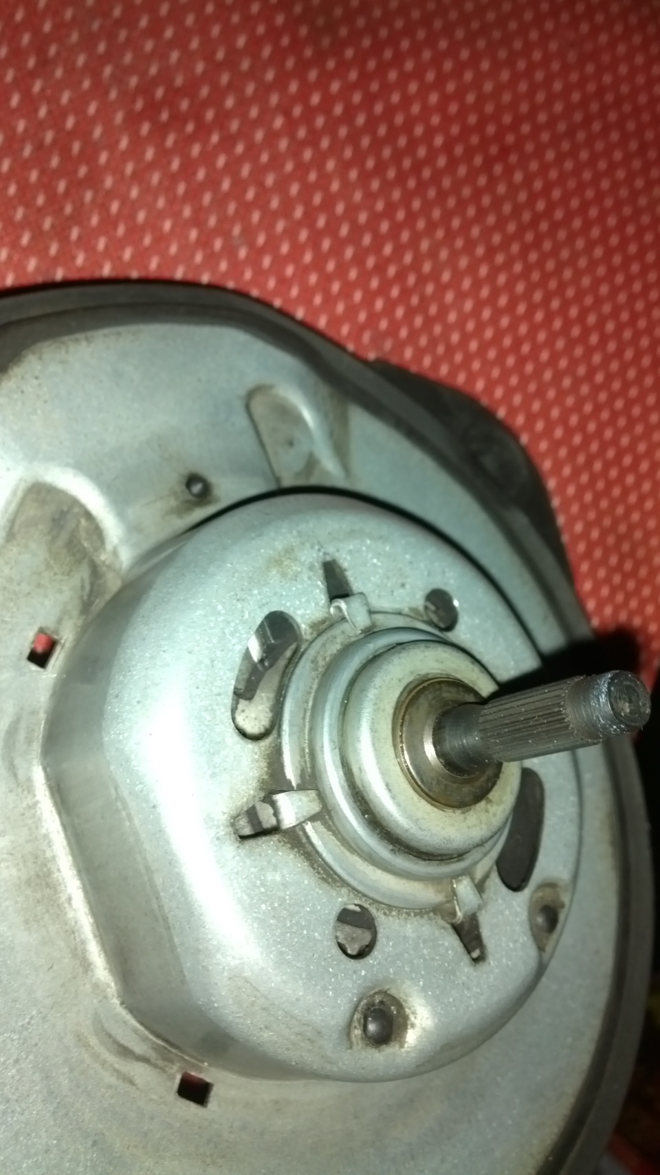 Добрался до щеток в моторчике печки. — Volvo S70, 2,5 л, 1998 года ...