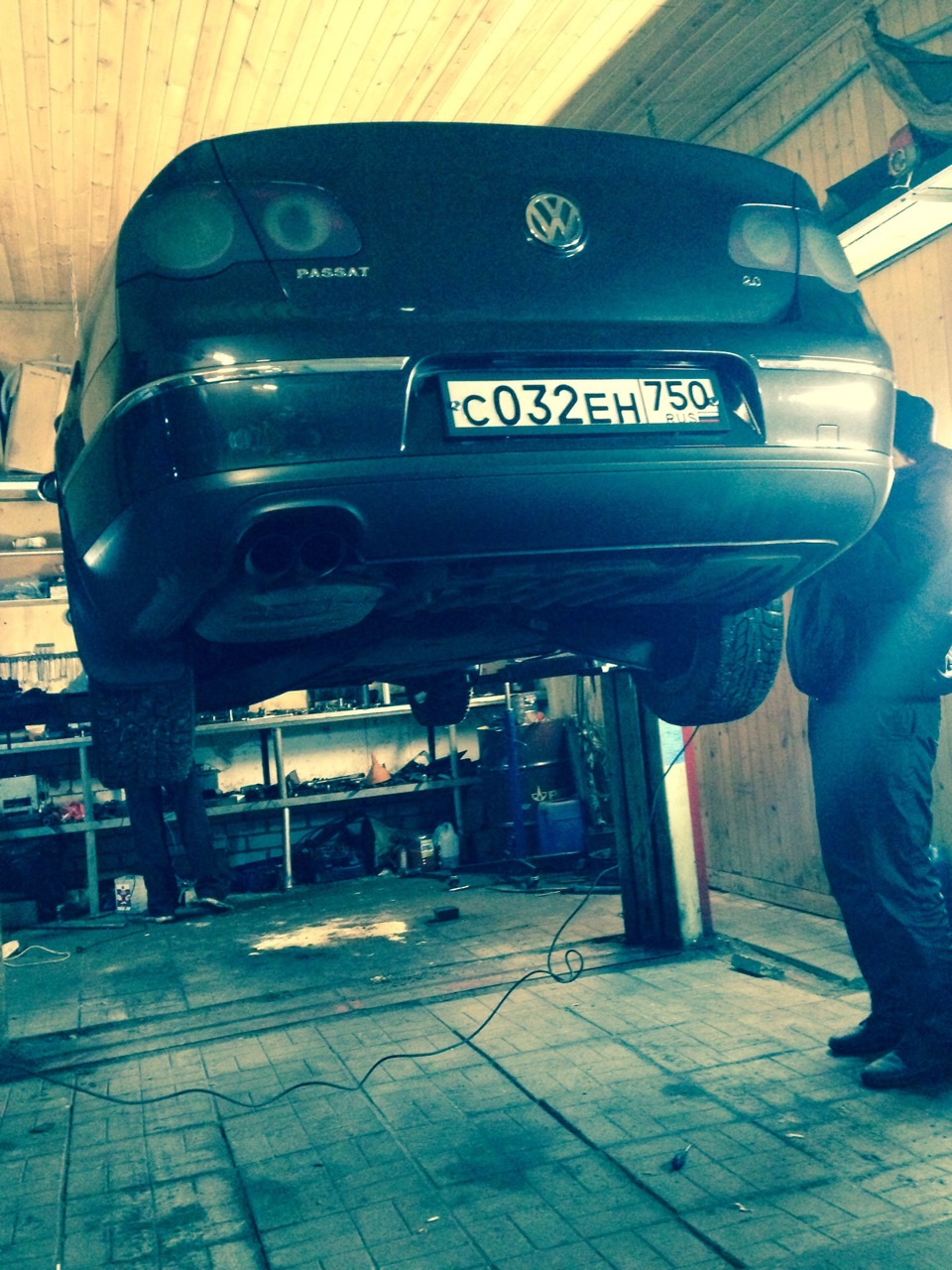 Сломался лючок бензобака — Volkswagen Passat B6, 2 л, 2007 года ...