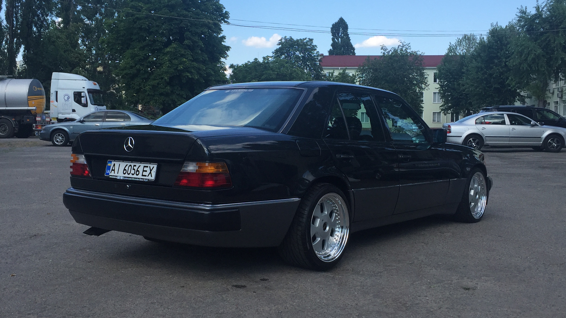 Mercedes-Benz E-class (W124) 5.0 бензиновый 1992 | 500Е ВОЛЧОК на DRIVE2