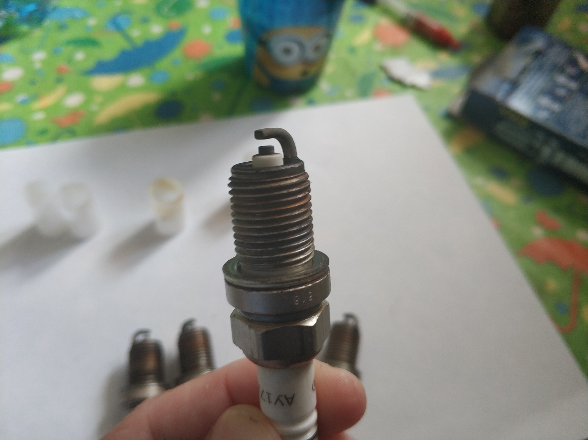 Масло в свечном колодце — Lada Гранта, 1,6 л, 2014 года | плановое ТО ...