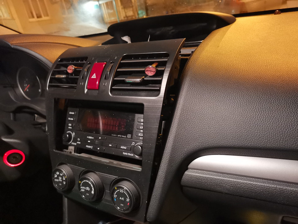 Как снять магнитолу субару xv