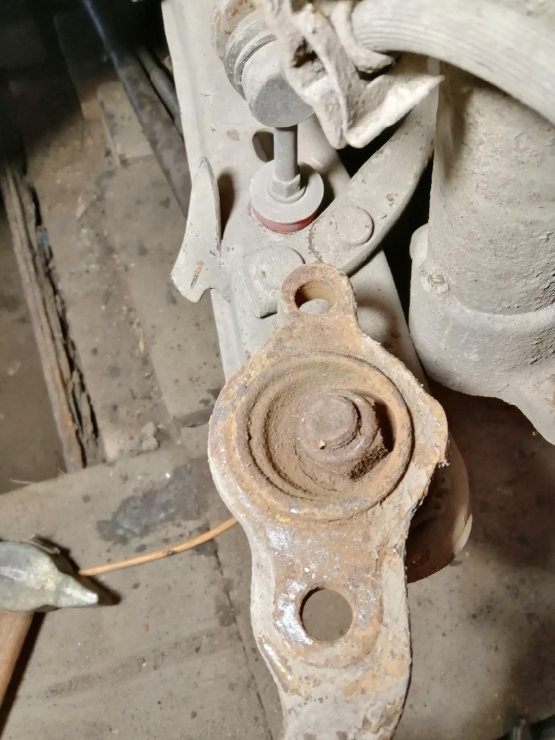 И снова подвеска, жрет резину — Nissan Cedric (7G), 2 л, 1992 года ...