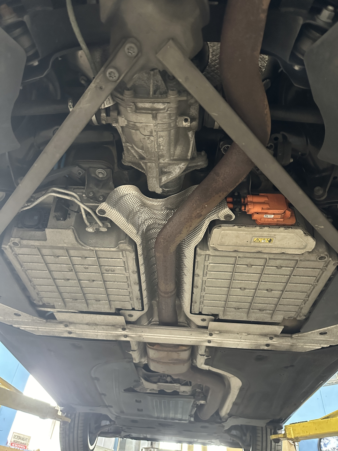 Oil service (как выглядит гибрид под днищем) — BMW 3 series (G20), 2 л