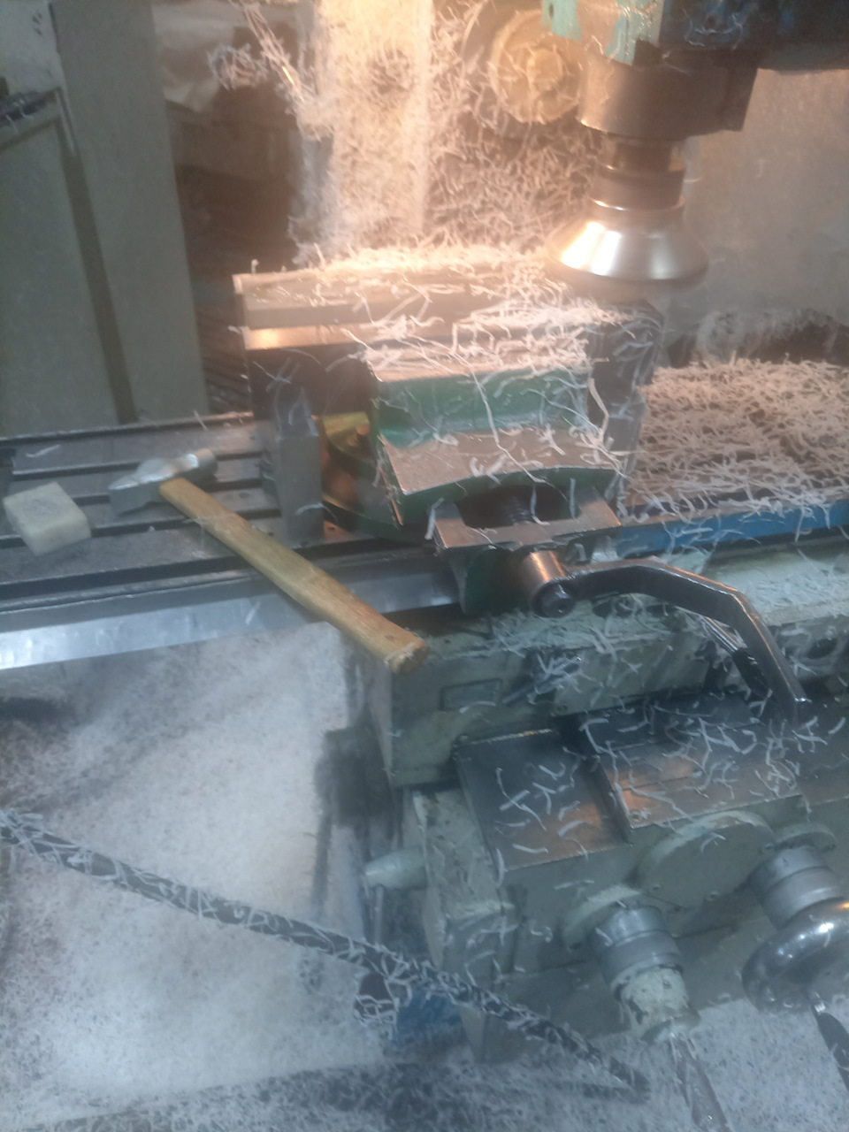 Изготовление снега на станке из оргстекла — Lada 2120 Надежда