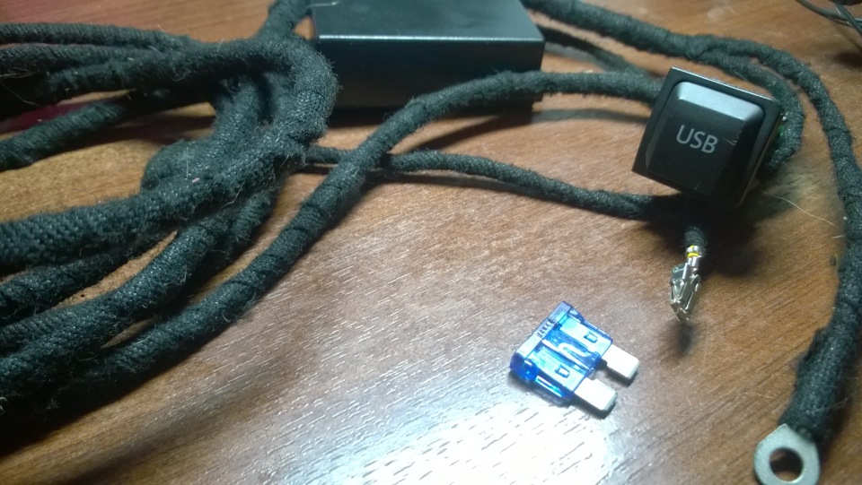 Где вход в usb в ауди